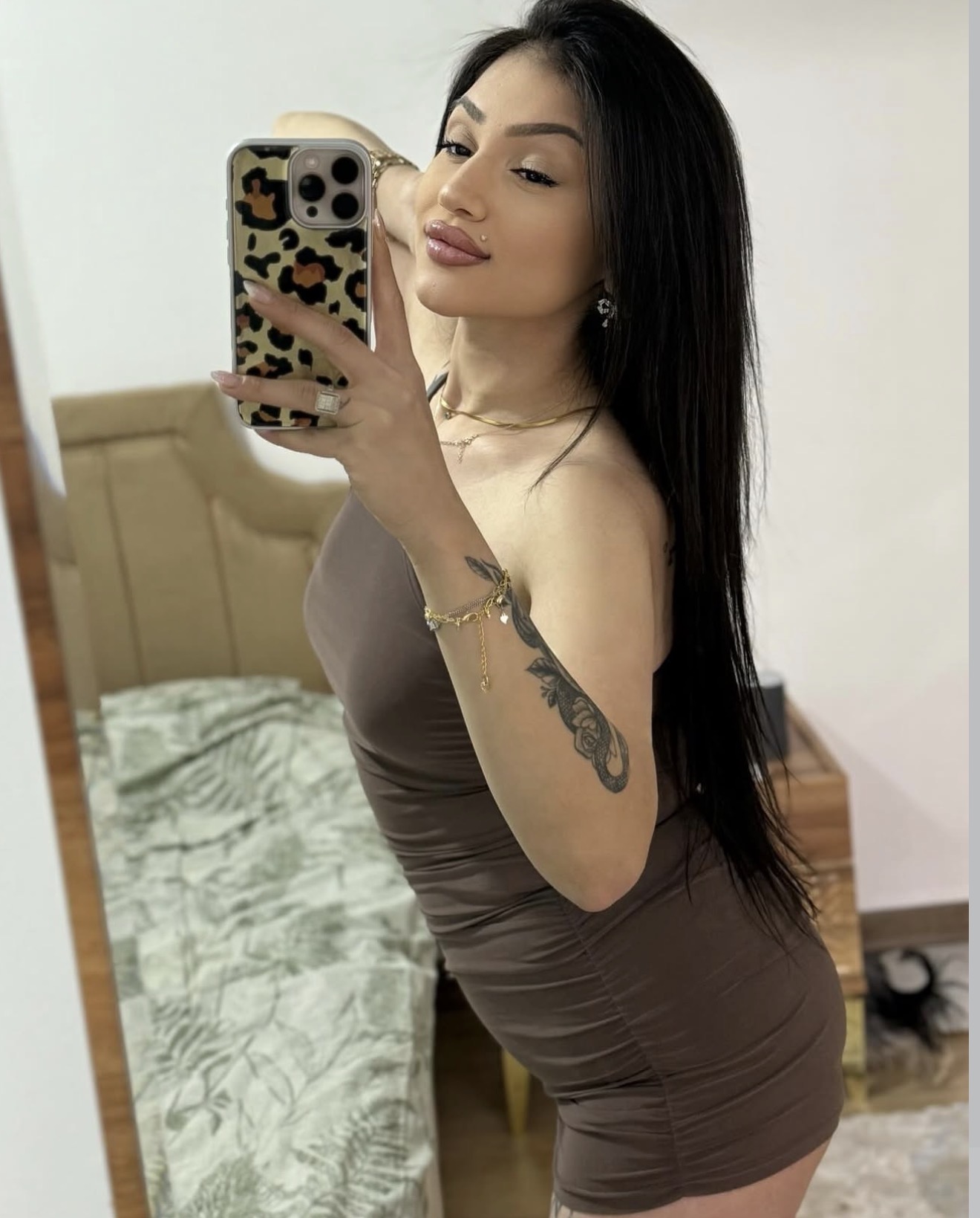 Eleşkirt Zeki ve Nazik Kadın Bayan Escort Reyhan